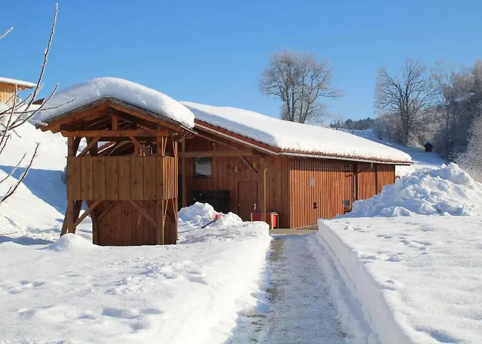 Holzferienhaeuser Leithenwald *