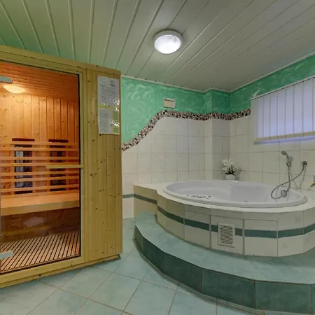 Holzferienhaeuser Leithenwald *